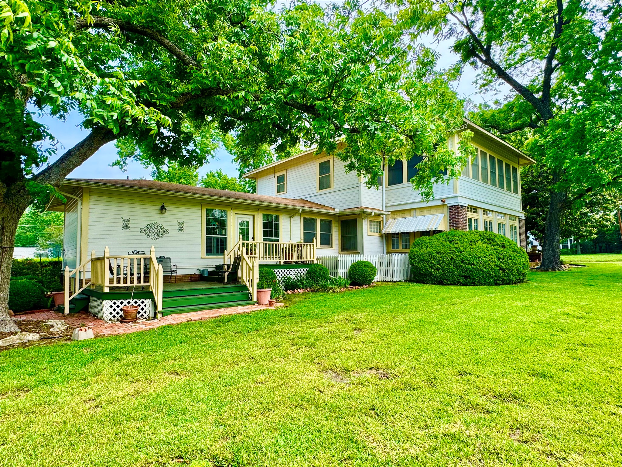 500 S Ross Avenue Mexia TX 76667