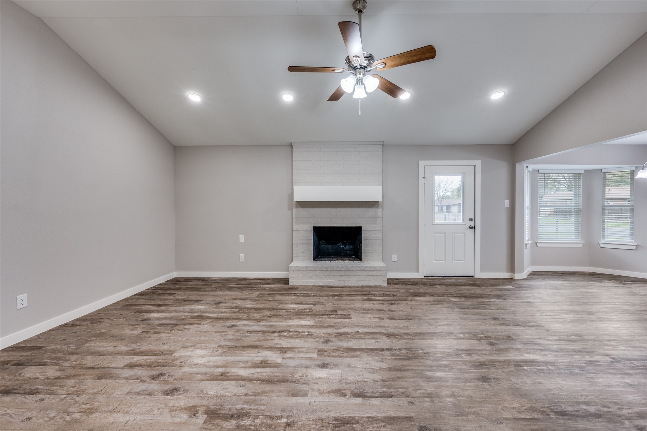1600 Briar Run Benbrook TX 76126