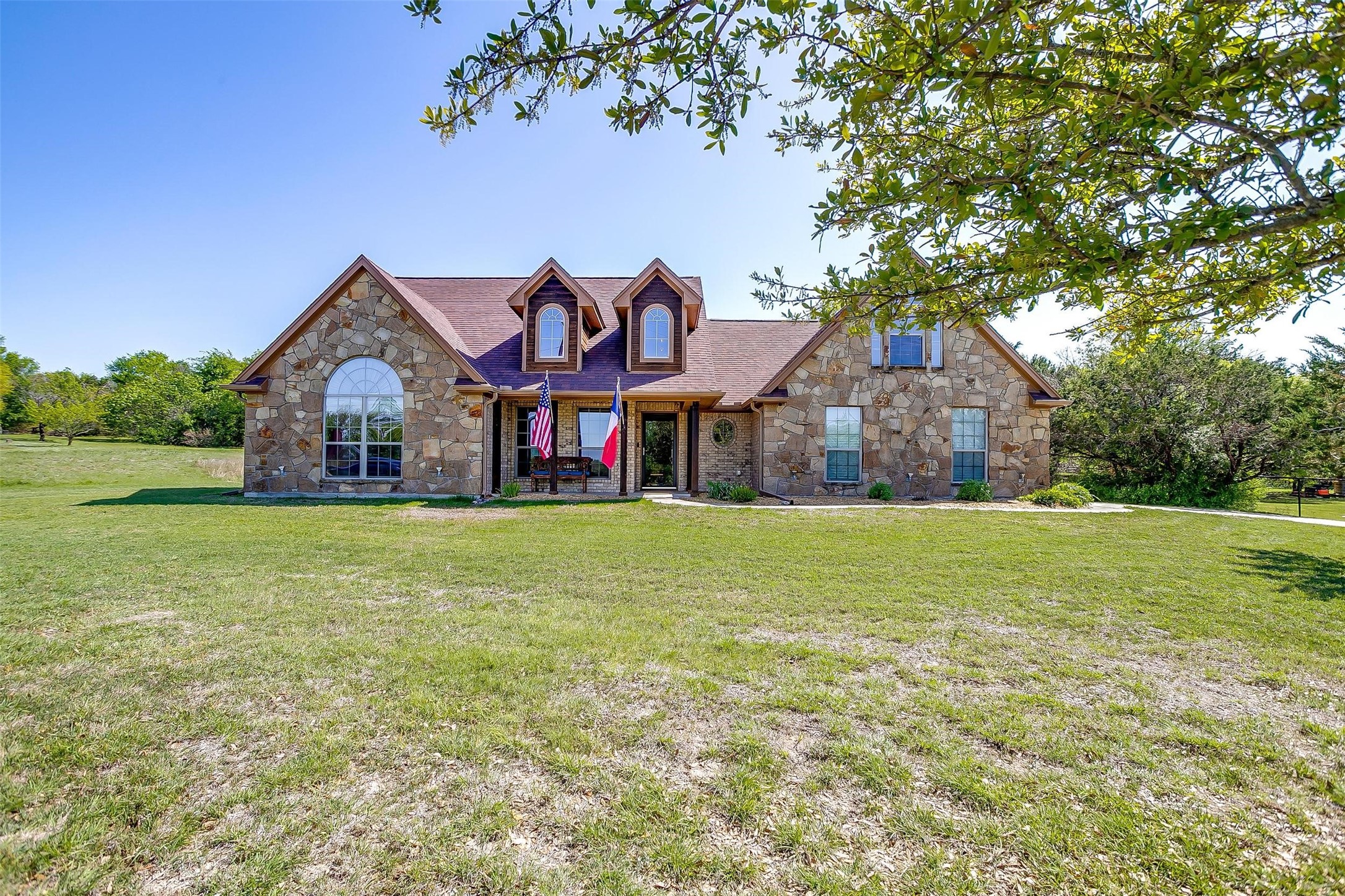 777 Trailwood Drive Weatherford TX 76085