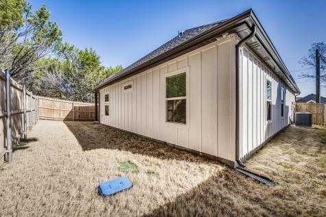 5858 Black Pine Circle Granbury TX 76048