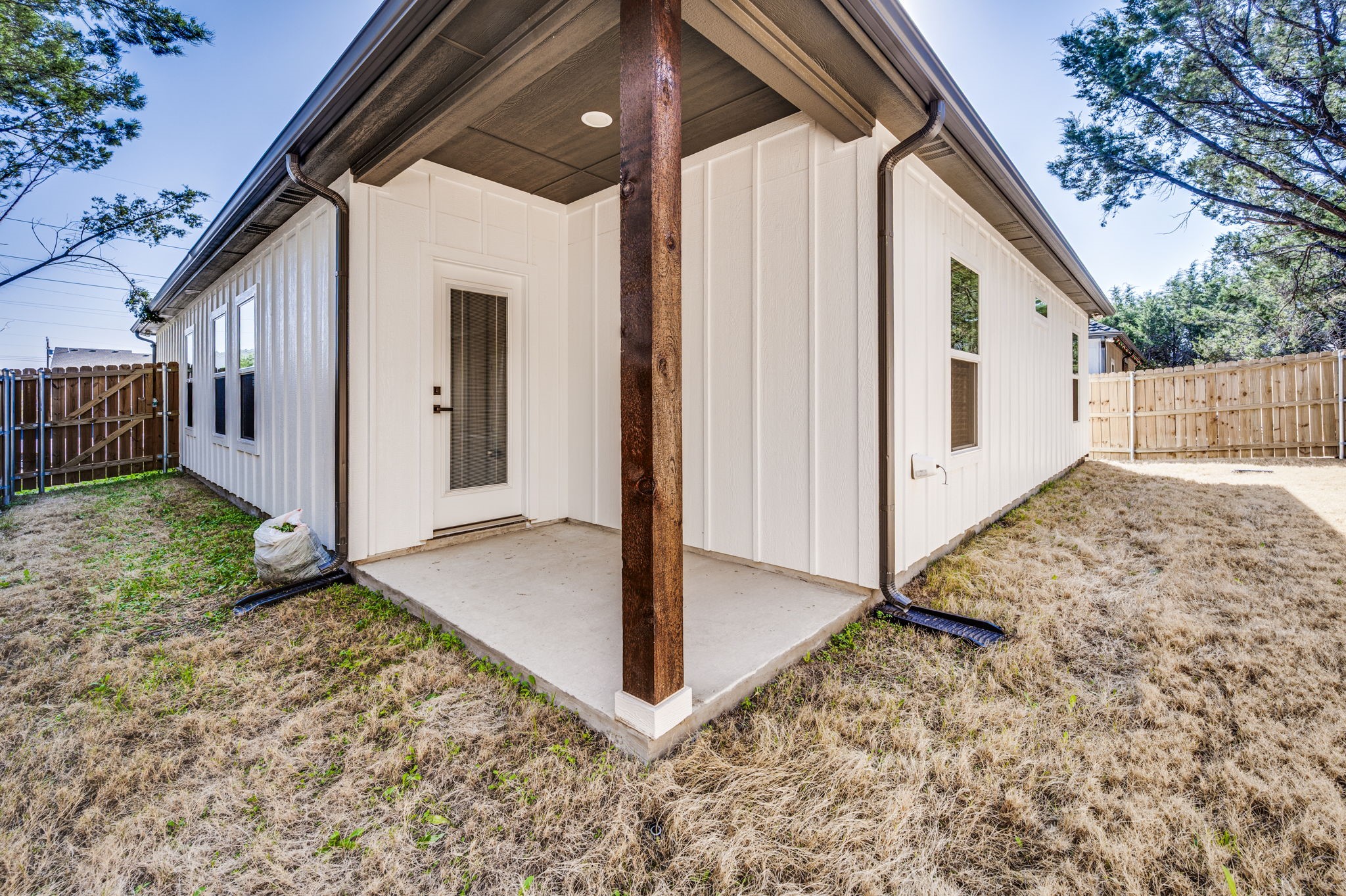 5858 Black Pine Circle Granbury TX 76048