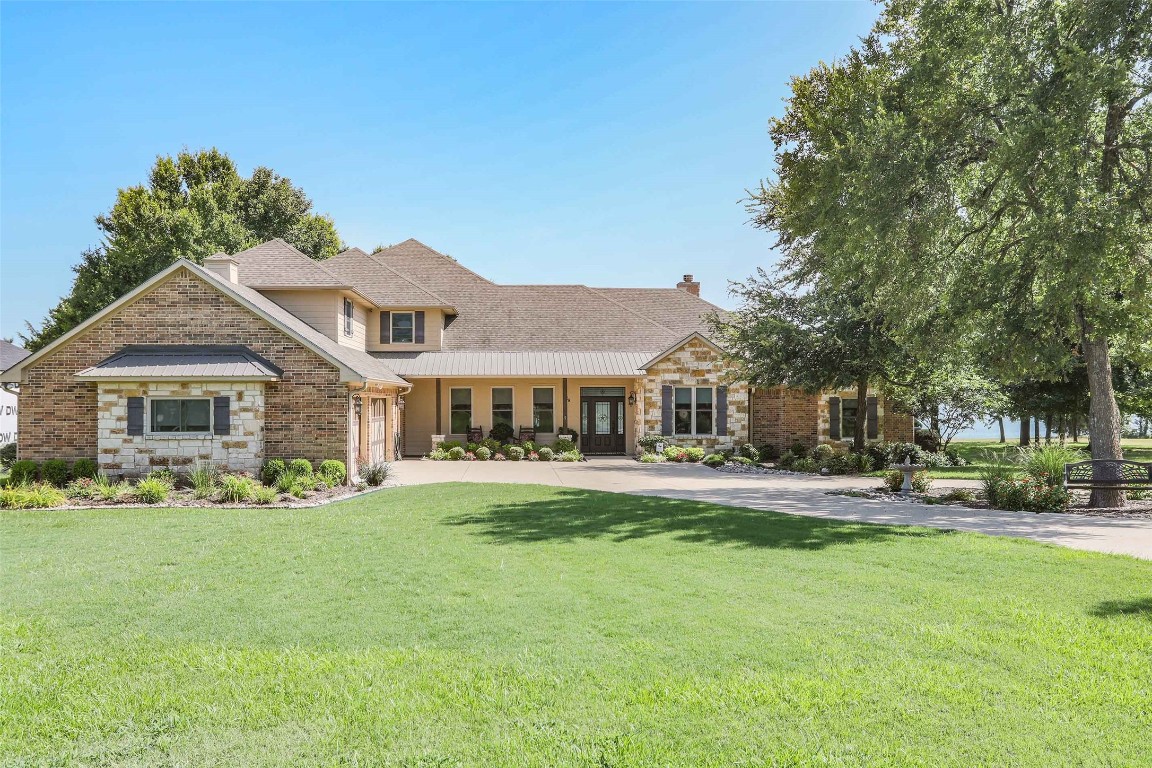 1128 The Shores Drive Corsicana TX 75109