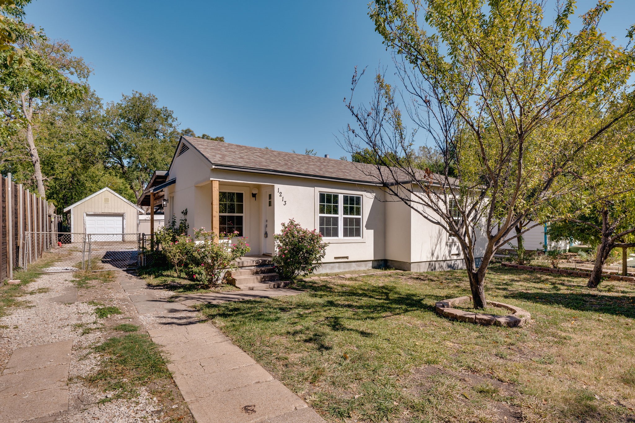 1213 Nash Street Garland TX 75040