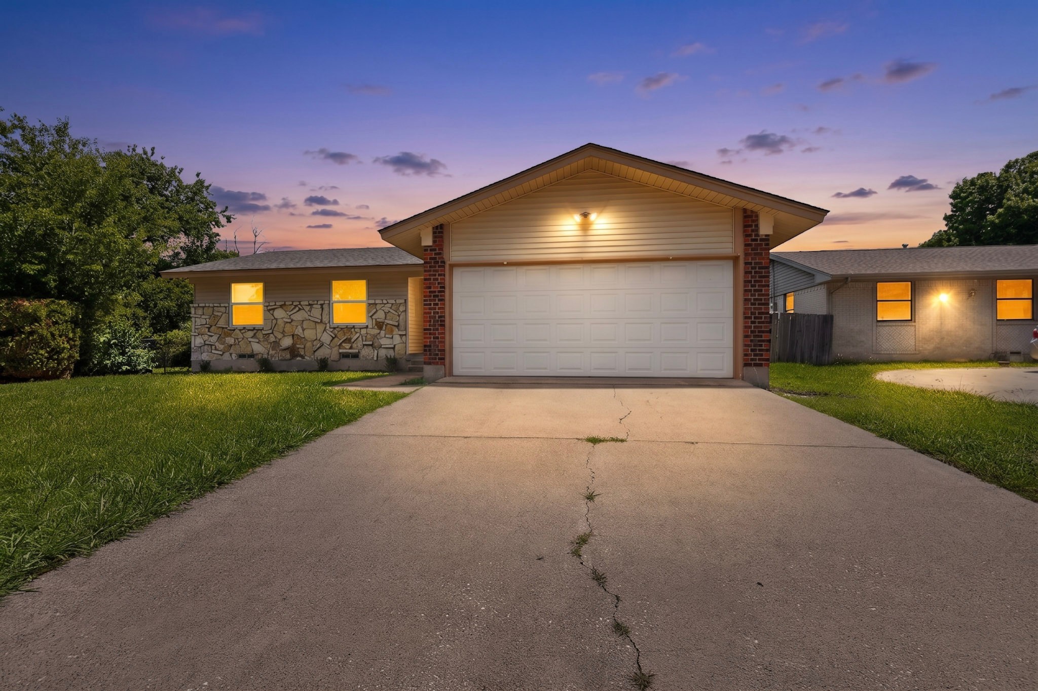 2124 Stonehenge Drive Garland TX 75041