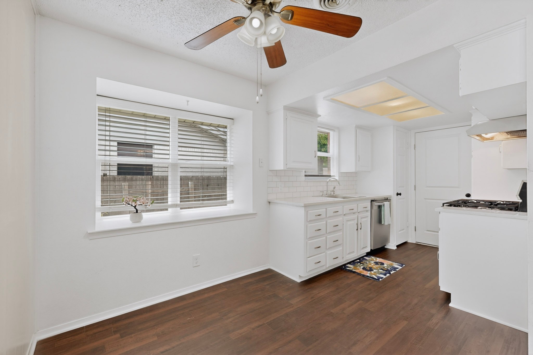 2124 Stonehenge Drive Garland TX 75041