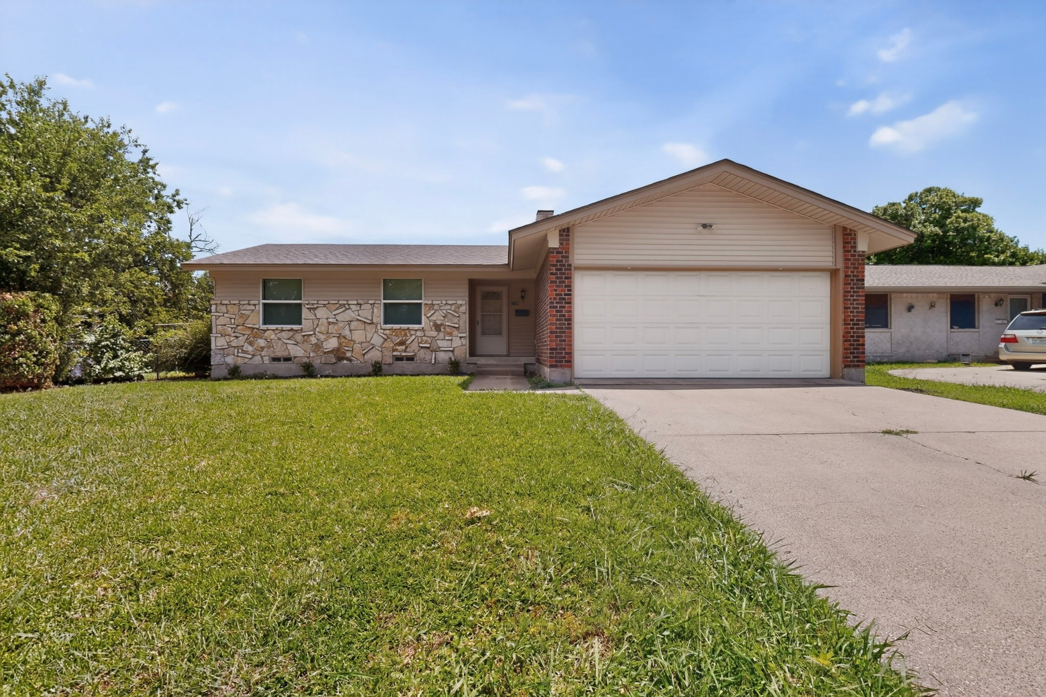 2124 Stonehenge Drive Garland TX 75041
