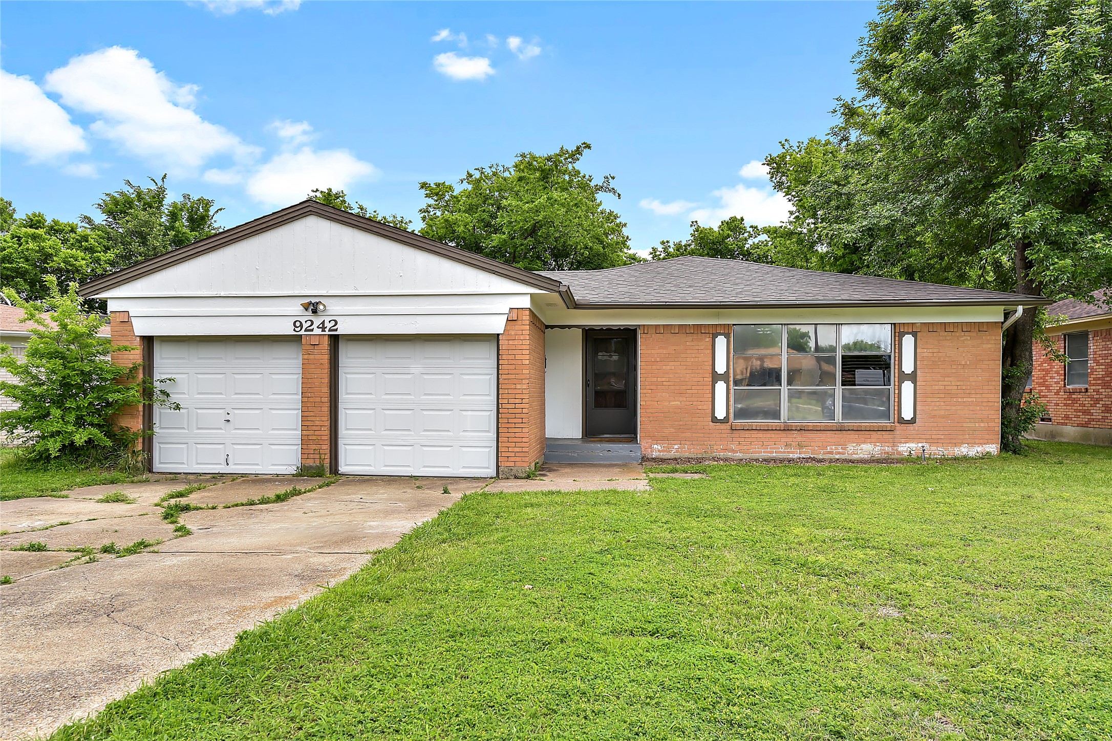 9242 Seaway Drive Dallas TX 75217