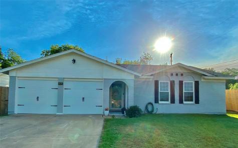 1418 Holly Street Cleburne TX 76033