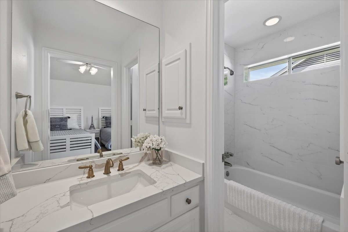 18719 Thorntree Lane Dallas TX 75252