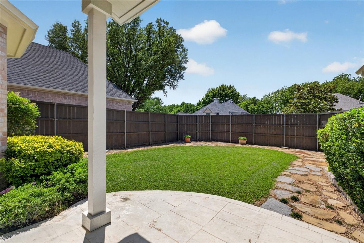 18719 Thorntree Lane Dallas TX 75252