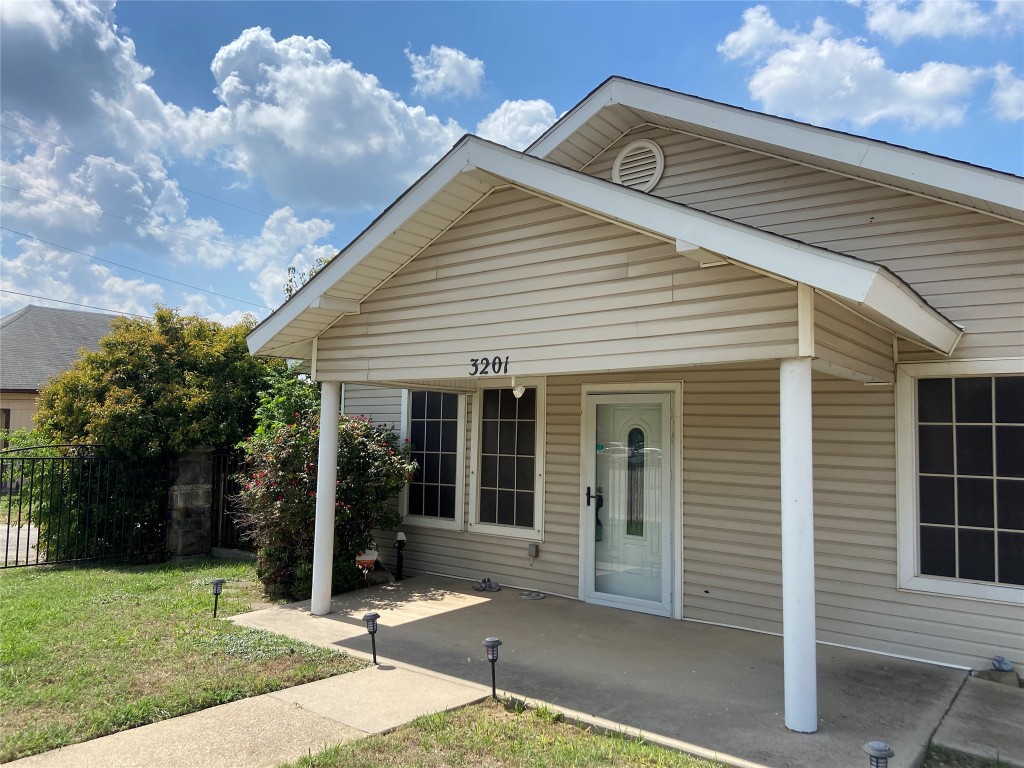 3201 N Terry Street Fort Worth TX 76106
