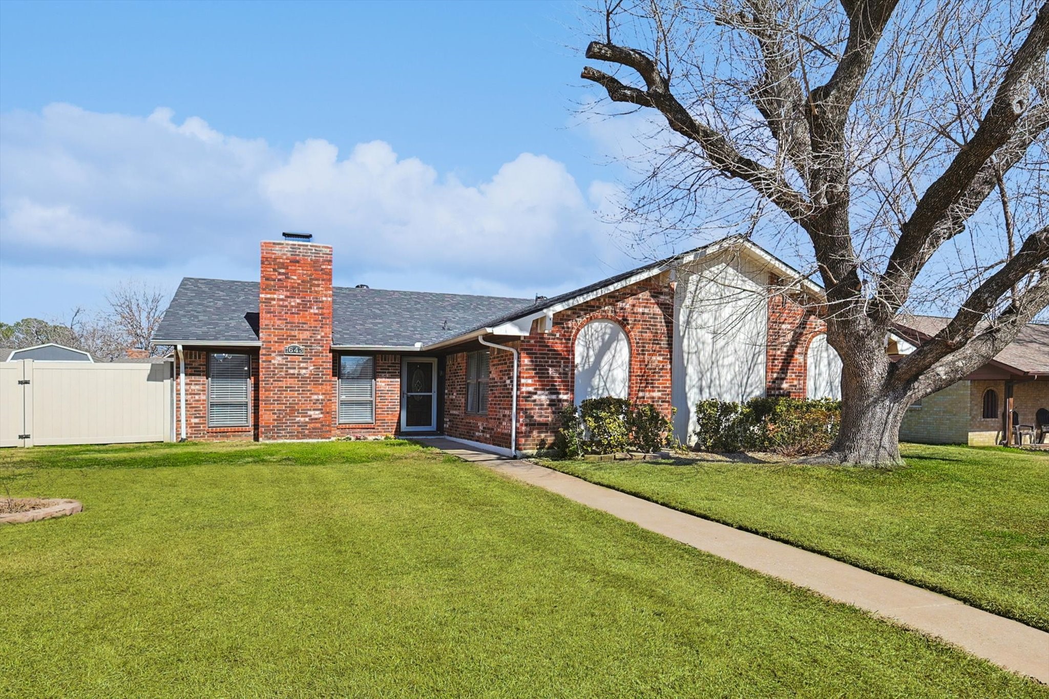 1643 Glenhill Lane Lewisville TX 75077
