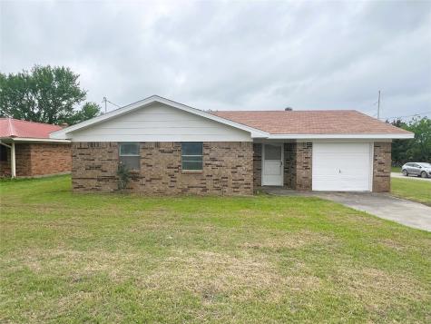 96 9th Street Nocona TX 76255