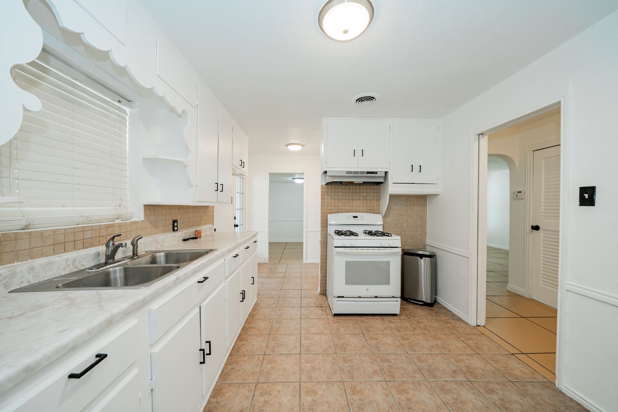 1802 Las Cruces Lane Dallas TX 75217