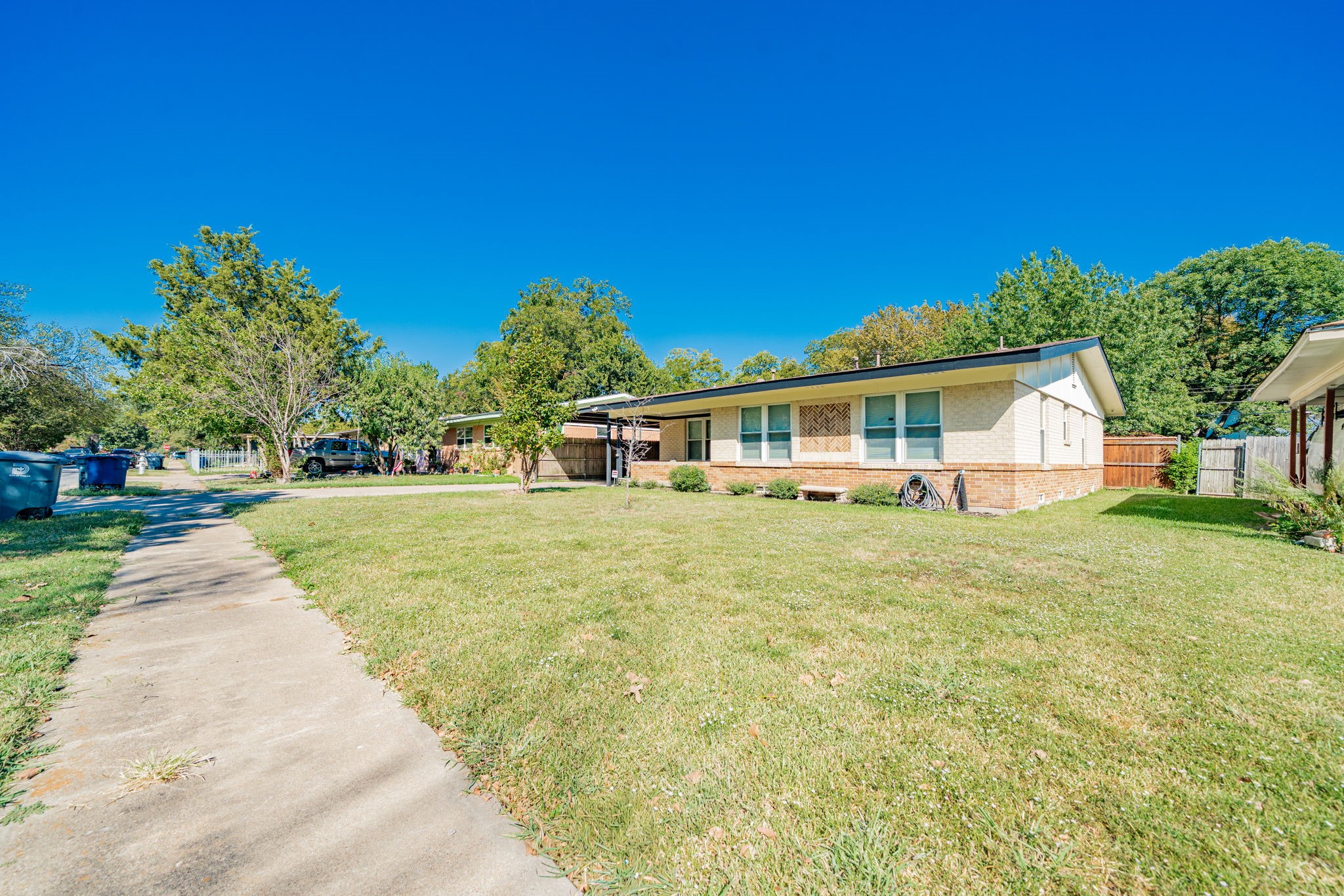 1802 Las Cruces Lane Dallas TX 75217