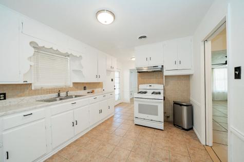 1802 Las Cruces Lane Dallas TX 75217