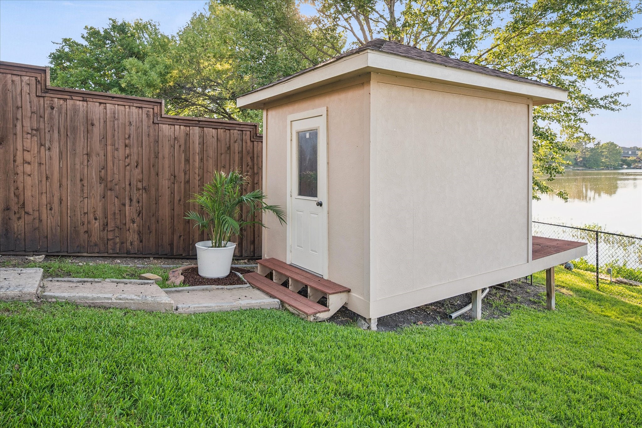 1303 Lakeshore Drive Irving TX 75060
