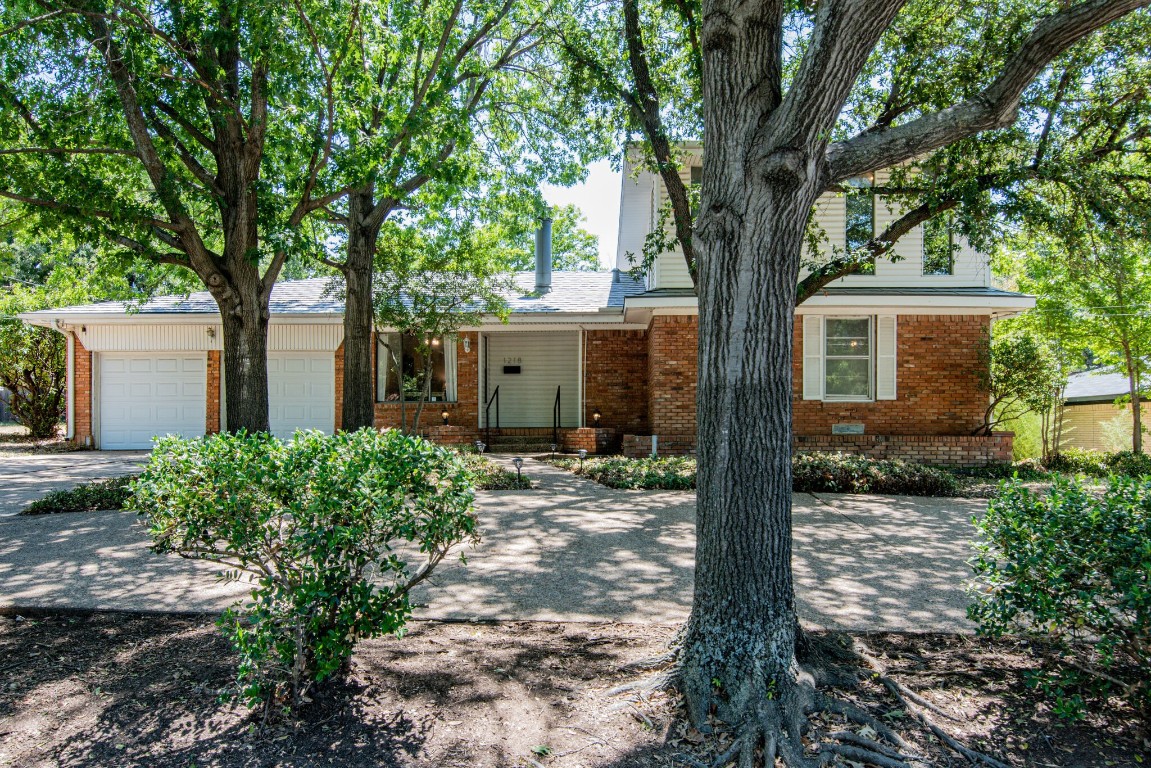 1218 Brookhollow Drive Irving TX 75061