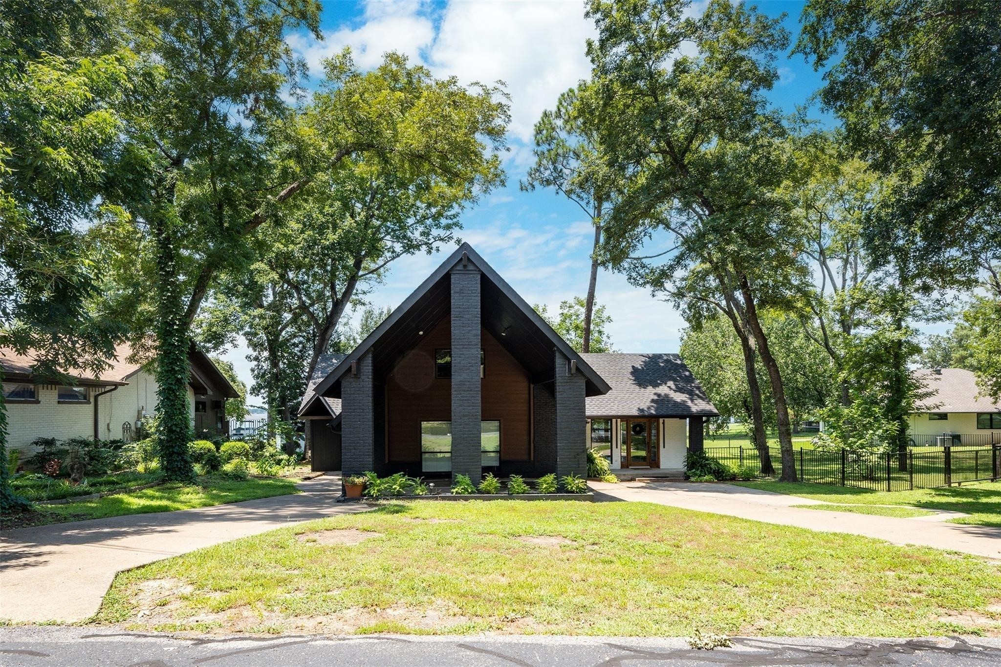 162 Lake Drive Enchanted Oaks TX 75156
