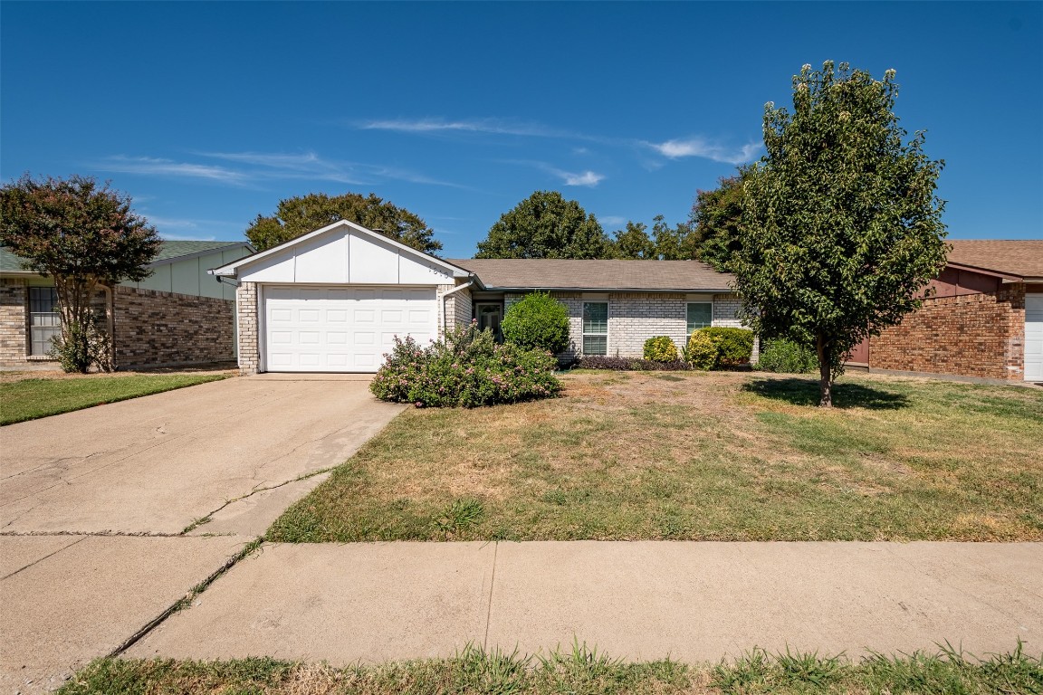 1610 Santa Fe Trail Grand Prairie TX 75052