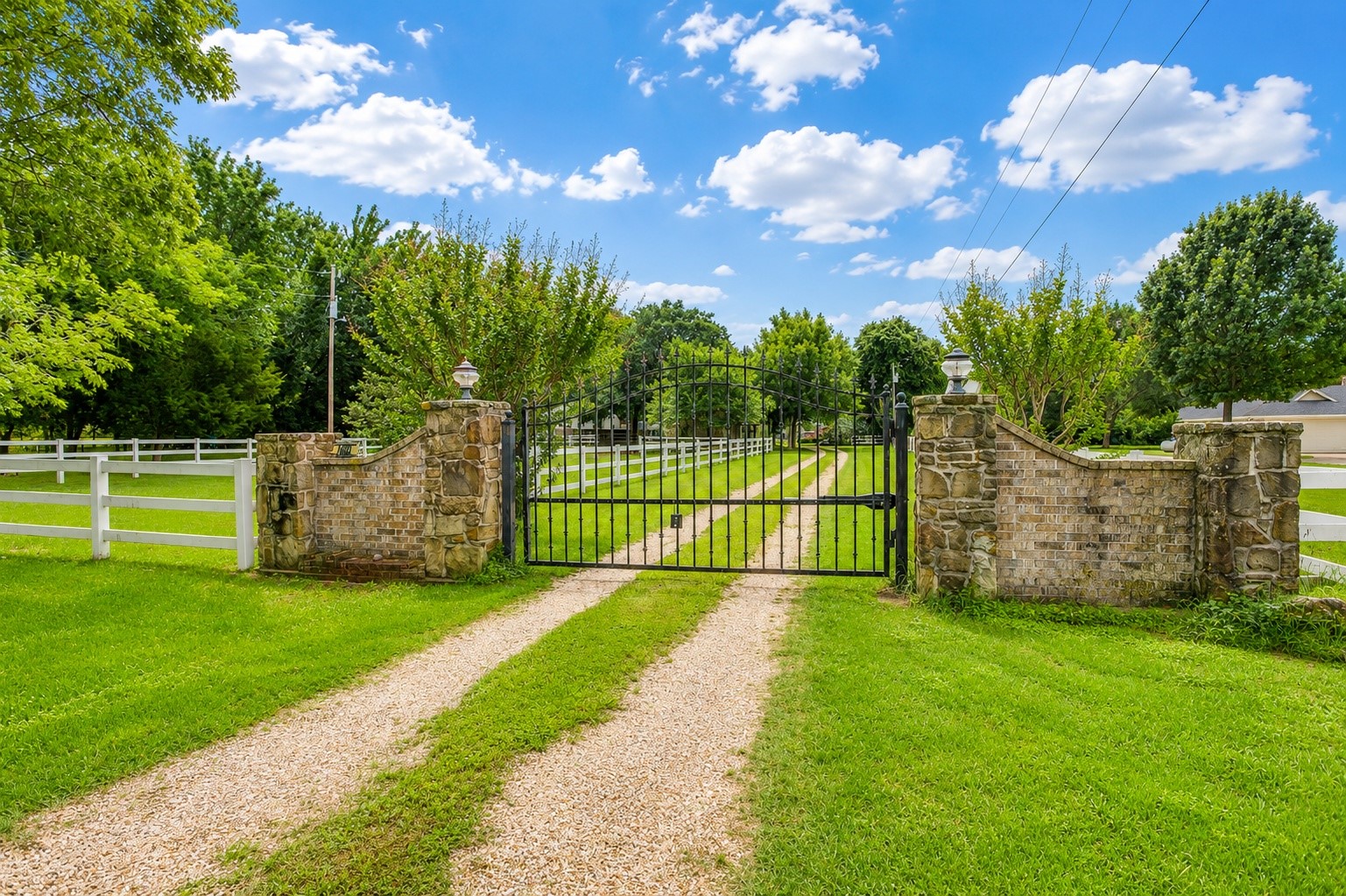 1480 Fox Lane Burleson TX 76028