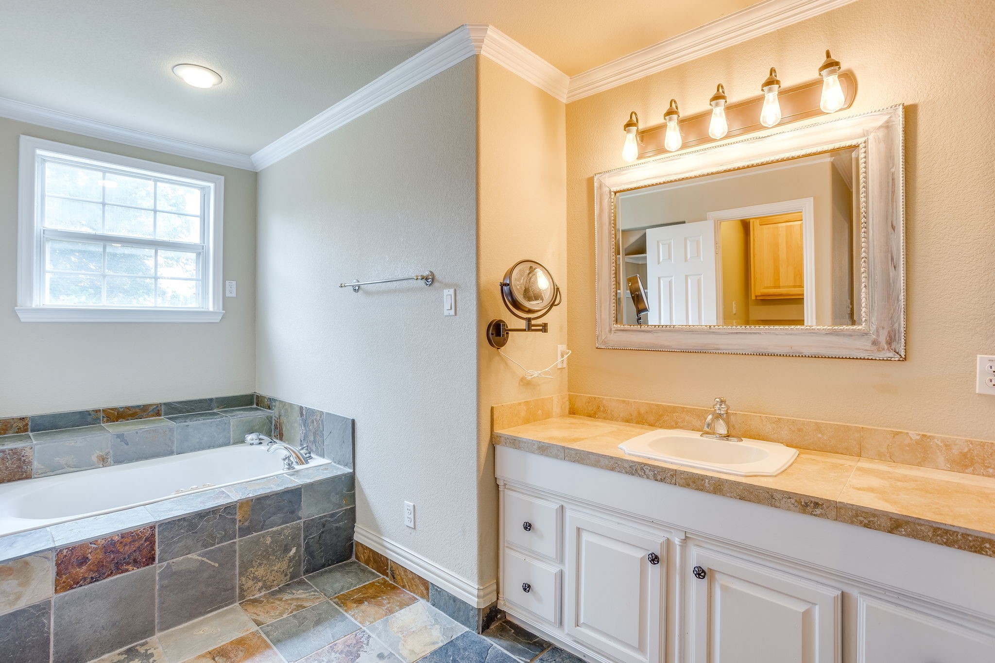1480 Fox Lane Burleson TX 76028