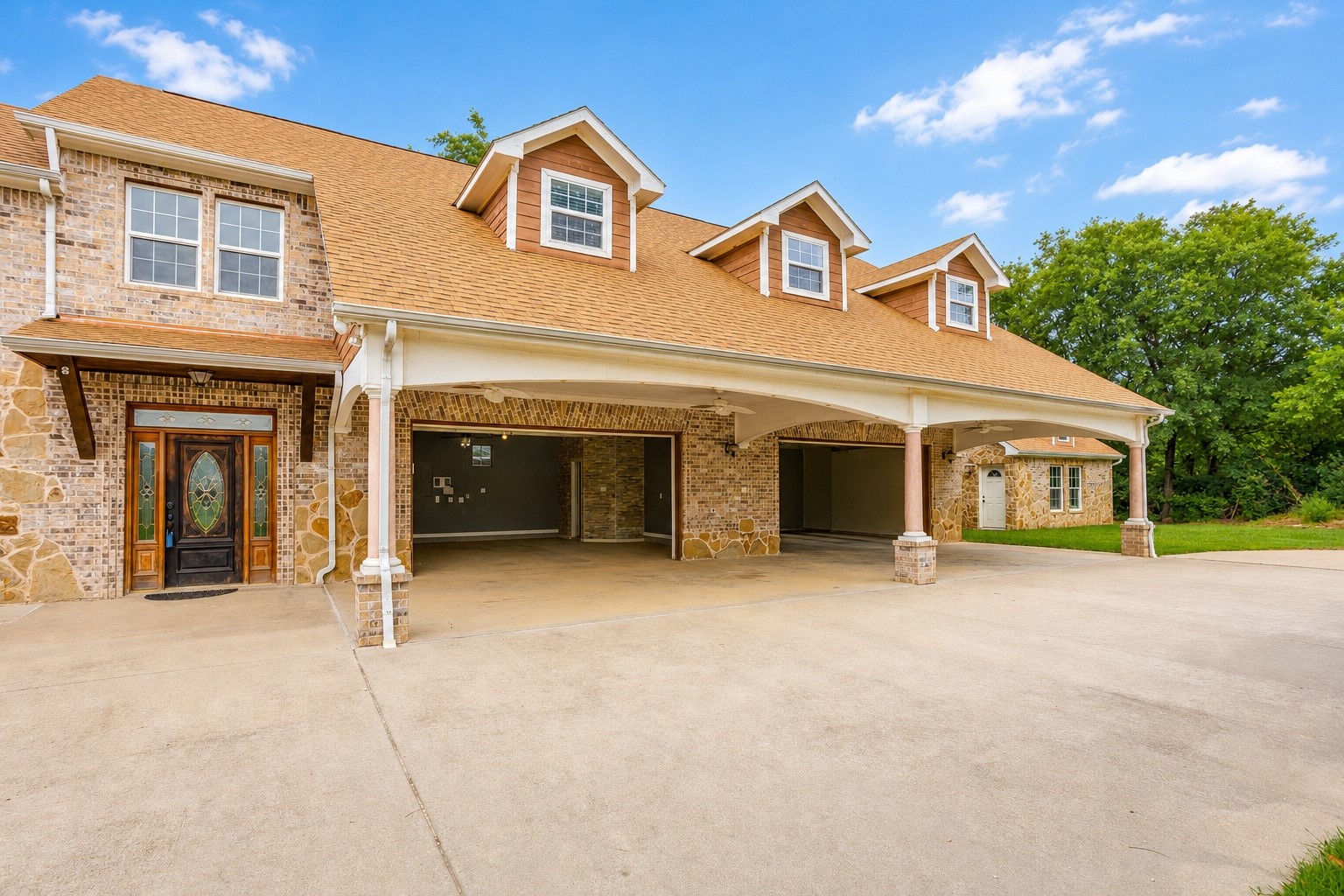 1480 Fox Lane Burleson TX 76028