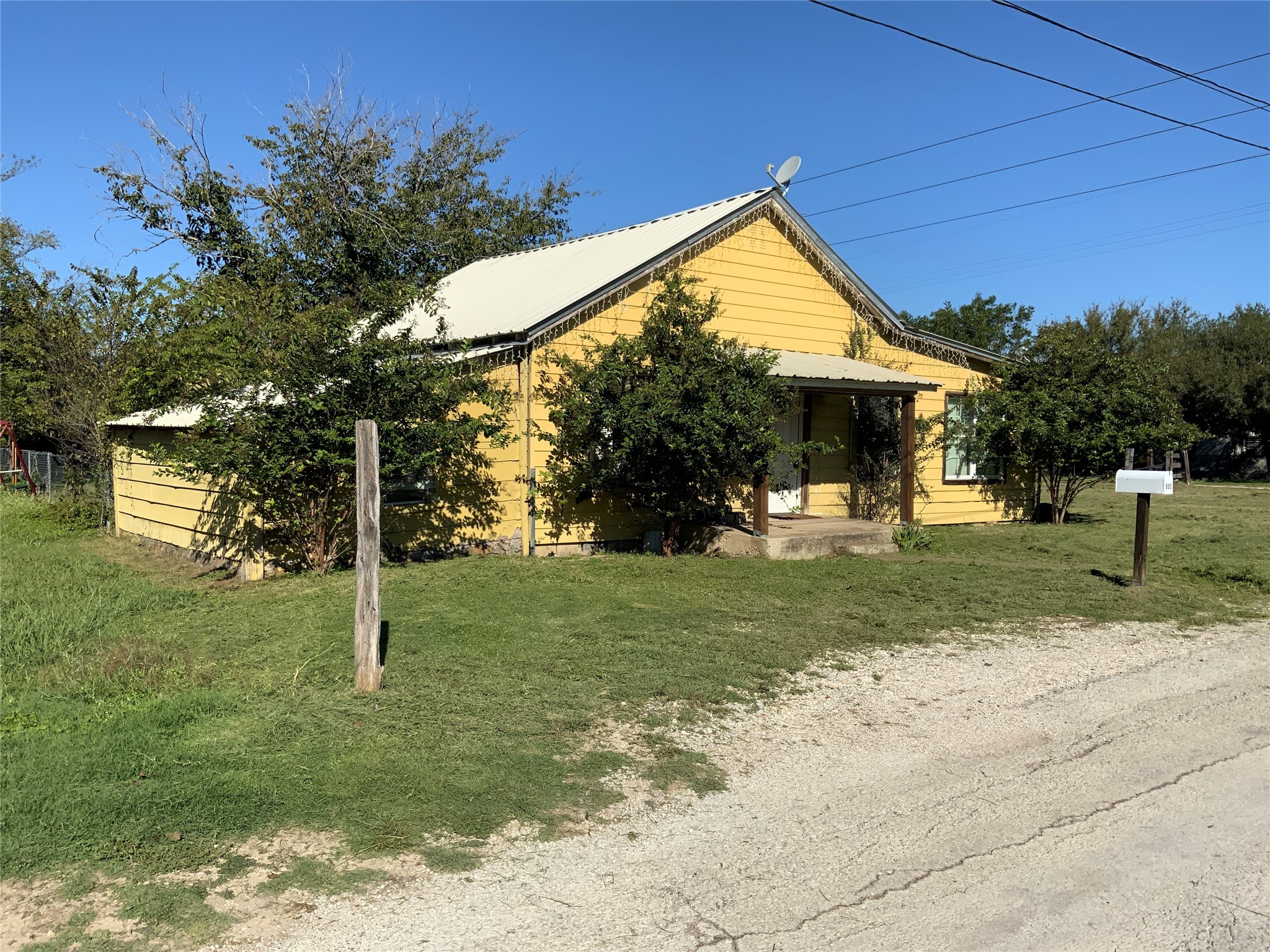 505 S Mary Street Comanche TX 76442