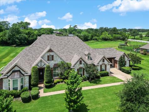 108 Silver Rose Boulevard Burleson TX 76028