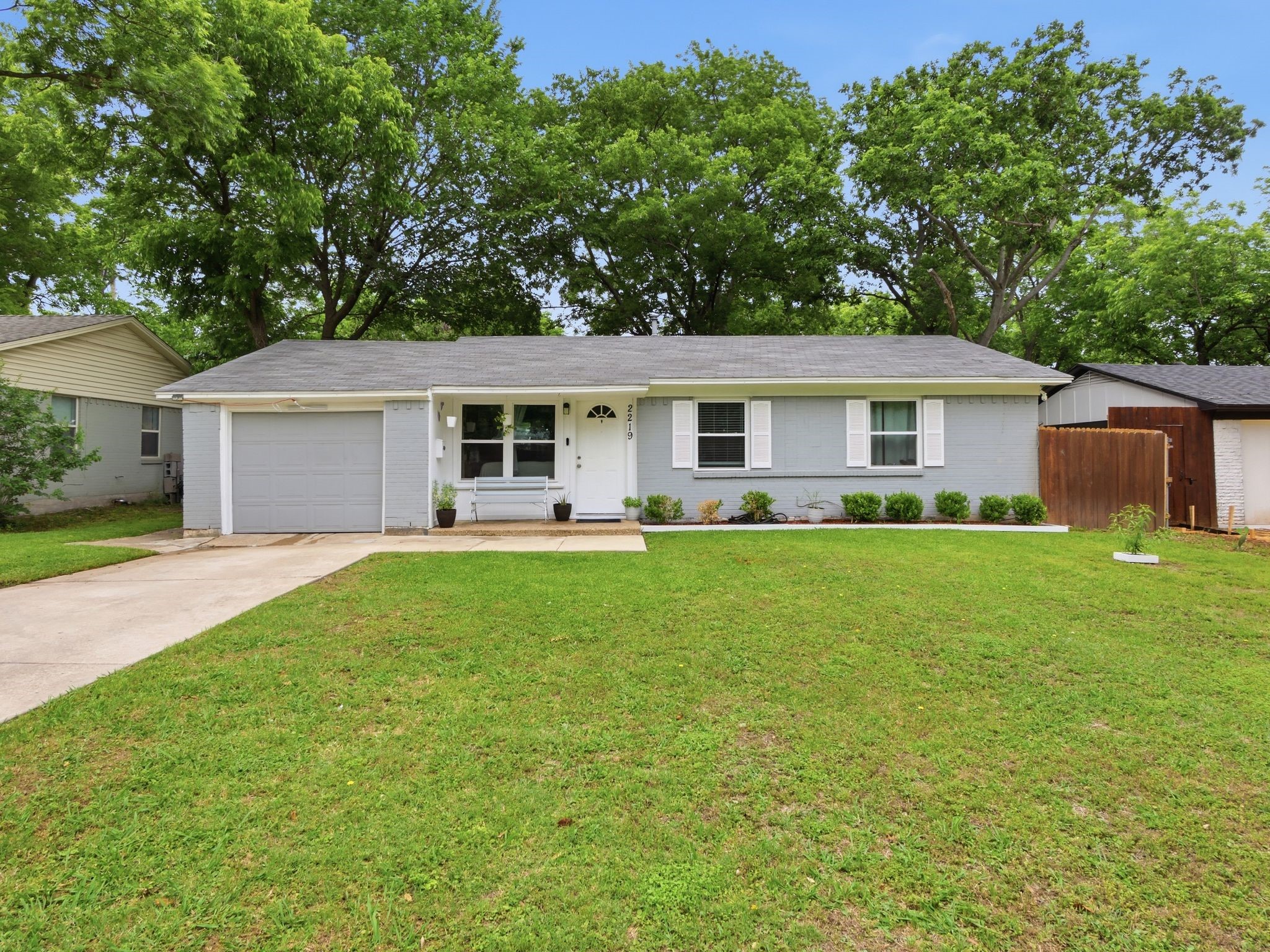 2219 Loyce Drive Mesquite TX 75149