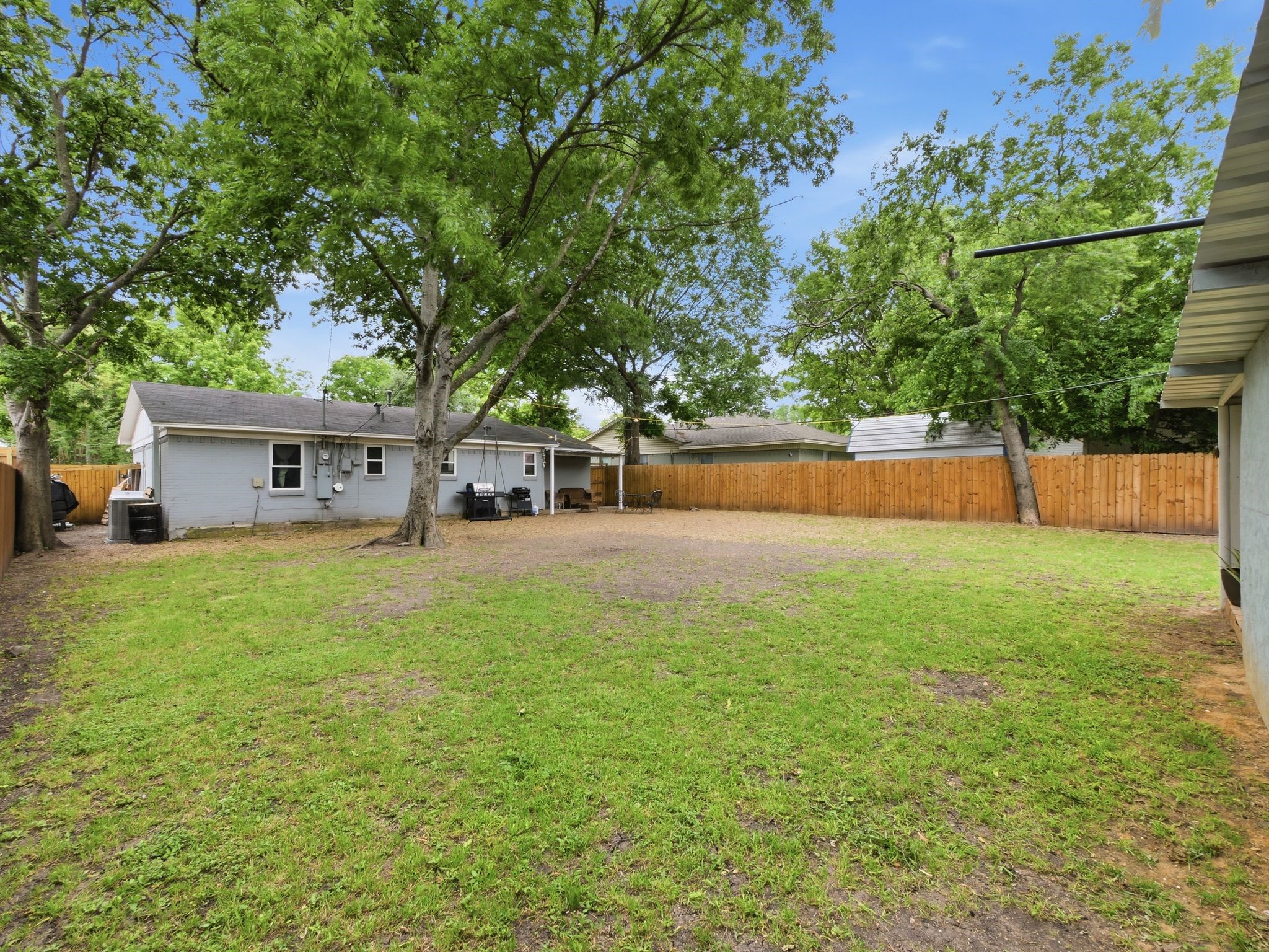 2219 Loyce Drive Mesquite TX 75149