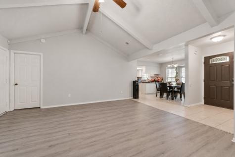 915 Freestone Drive Arlington TX 76017