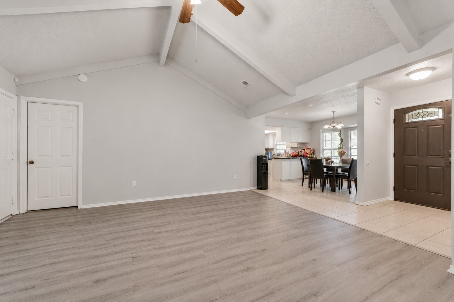 915 Freestone Drive Arlington TX 76017