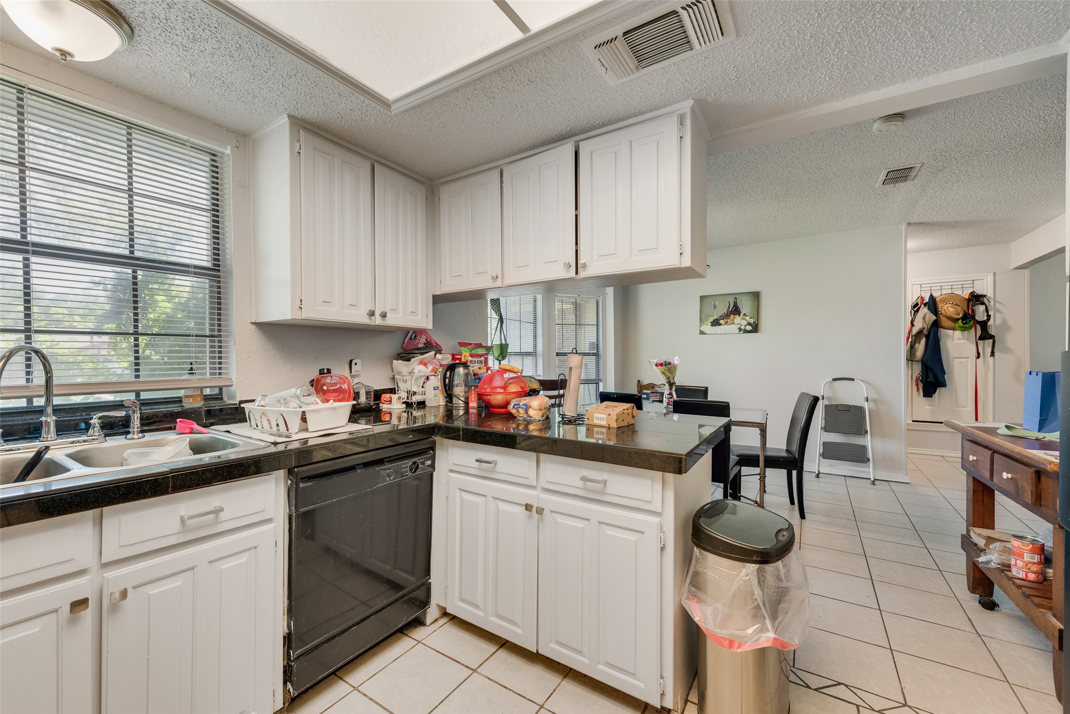 915 Freestone Drive Arlington TX 76017