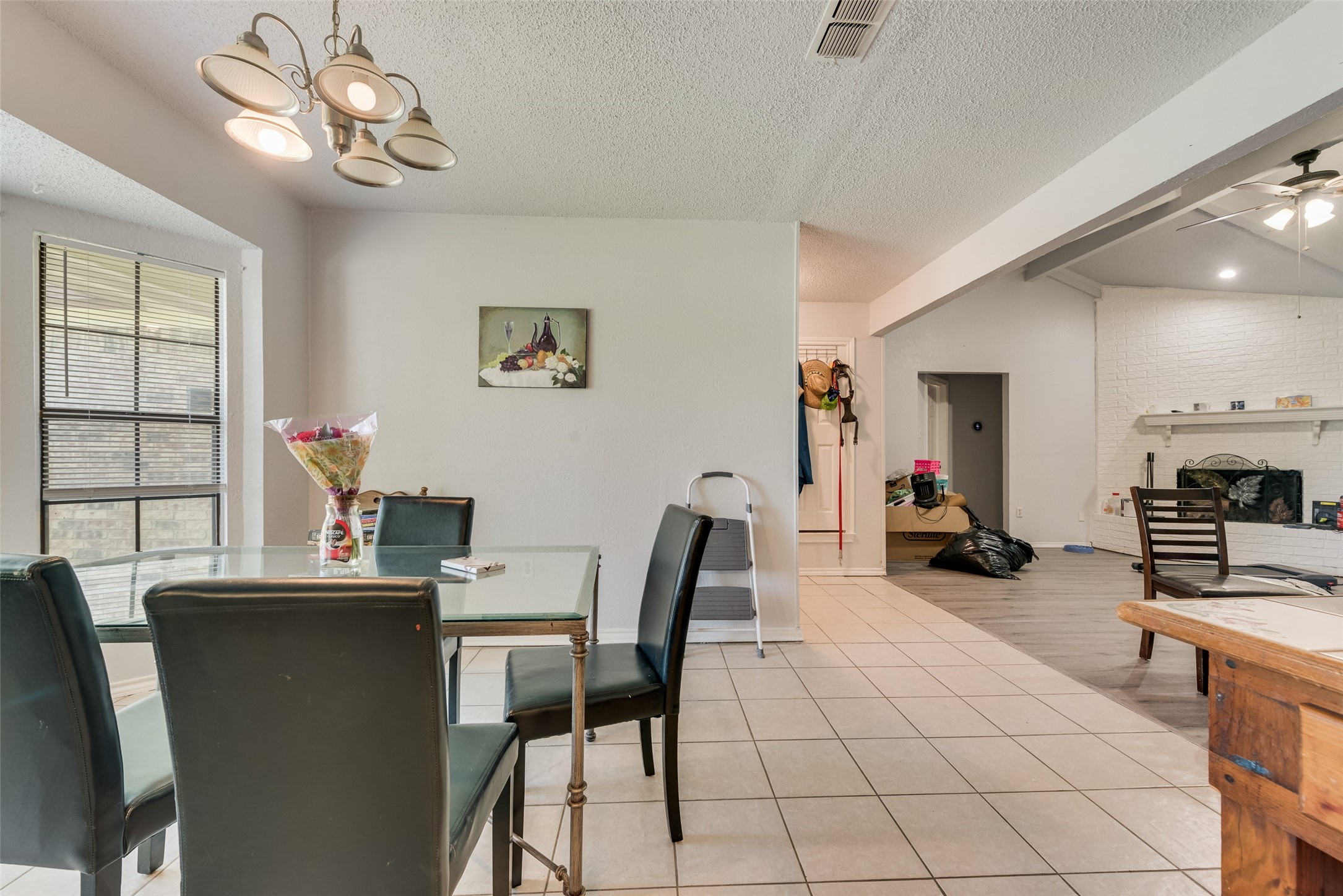 915 Freestone Drive Arlington TX 76017