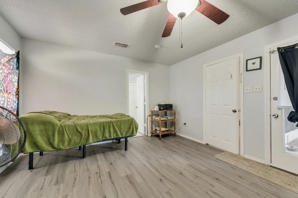 915 Freestone Drive Arlington TX 76017