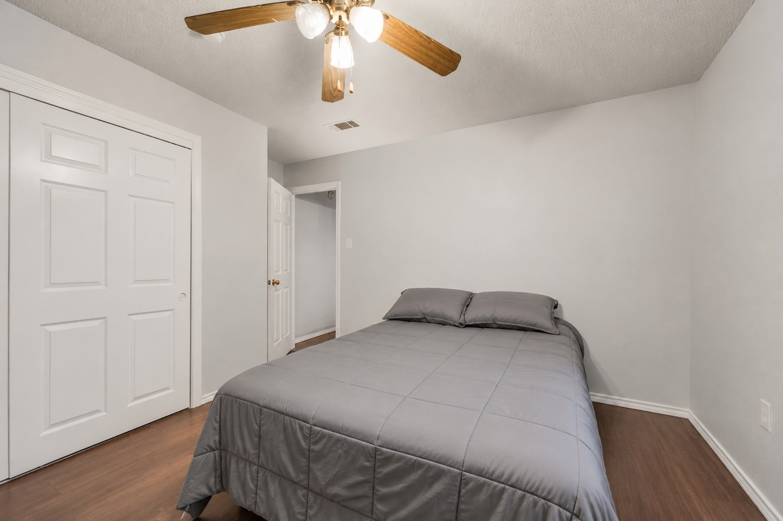 915 Freestone Drive Arlington TX 76017