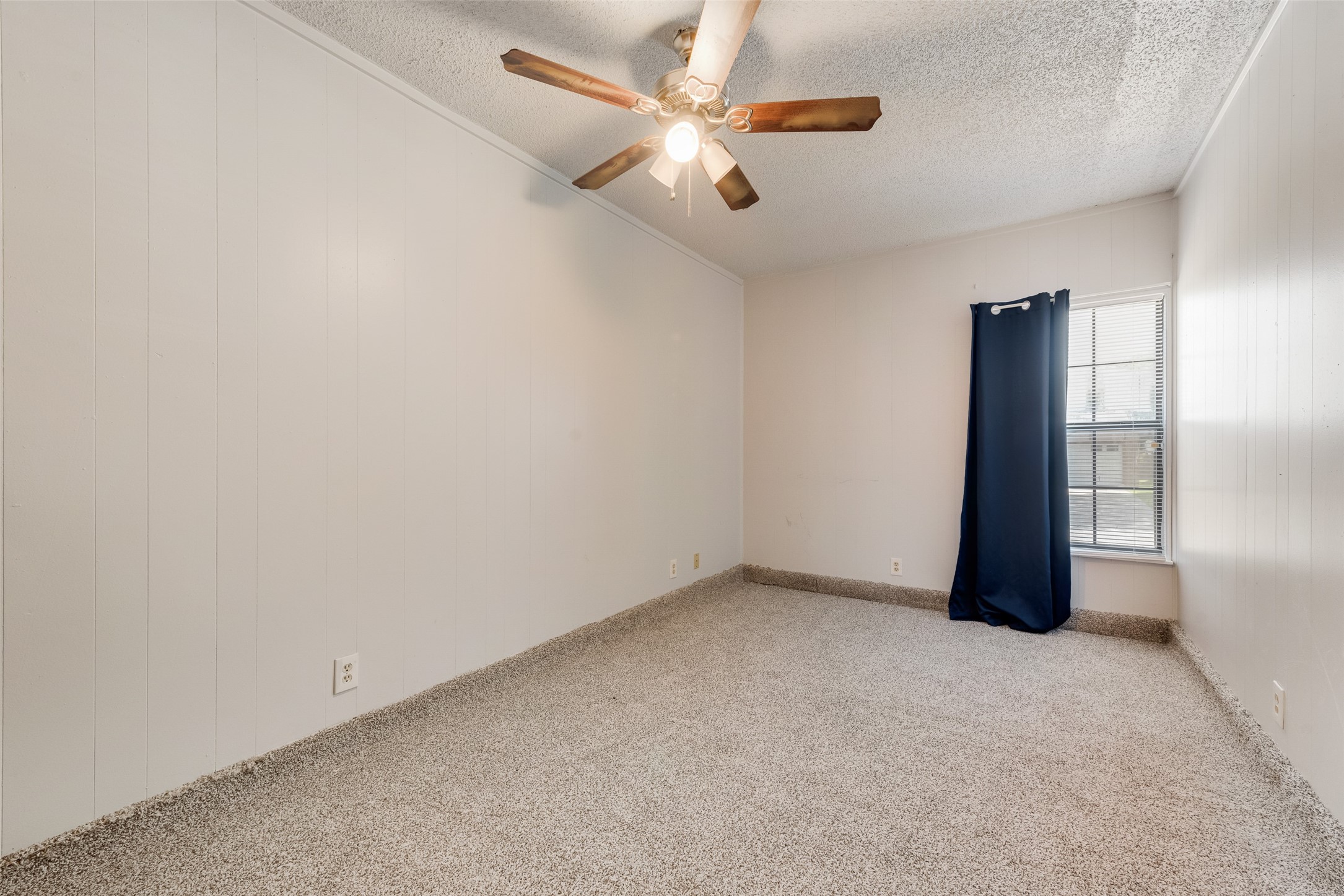 915 Freestone Drive Arlington TX 76017