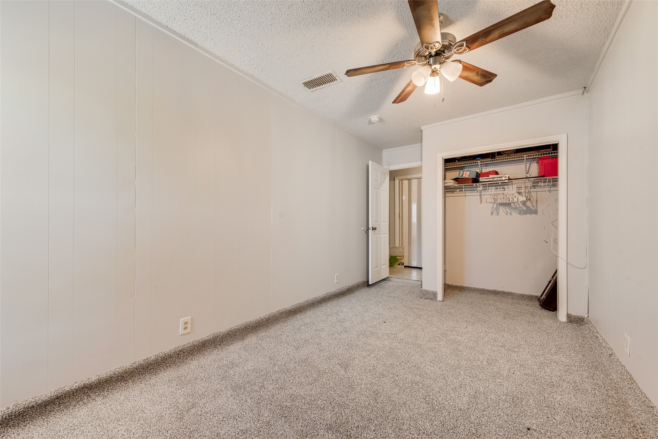 915 Freestone Drive Arlington TX 76017