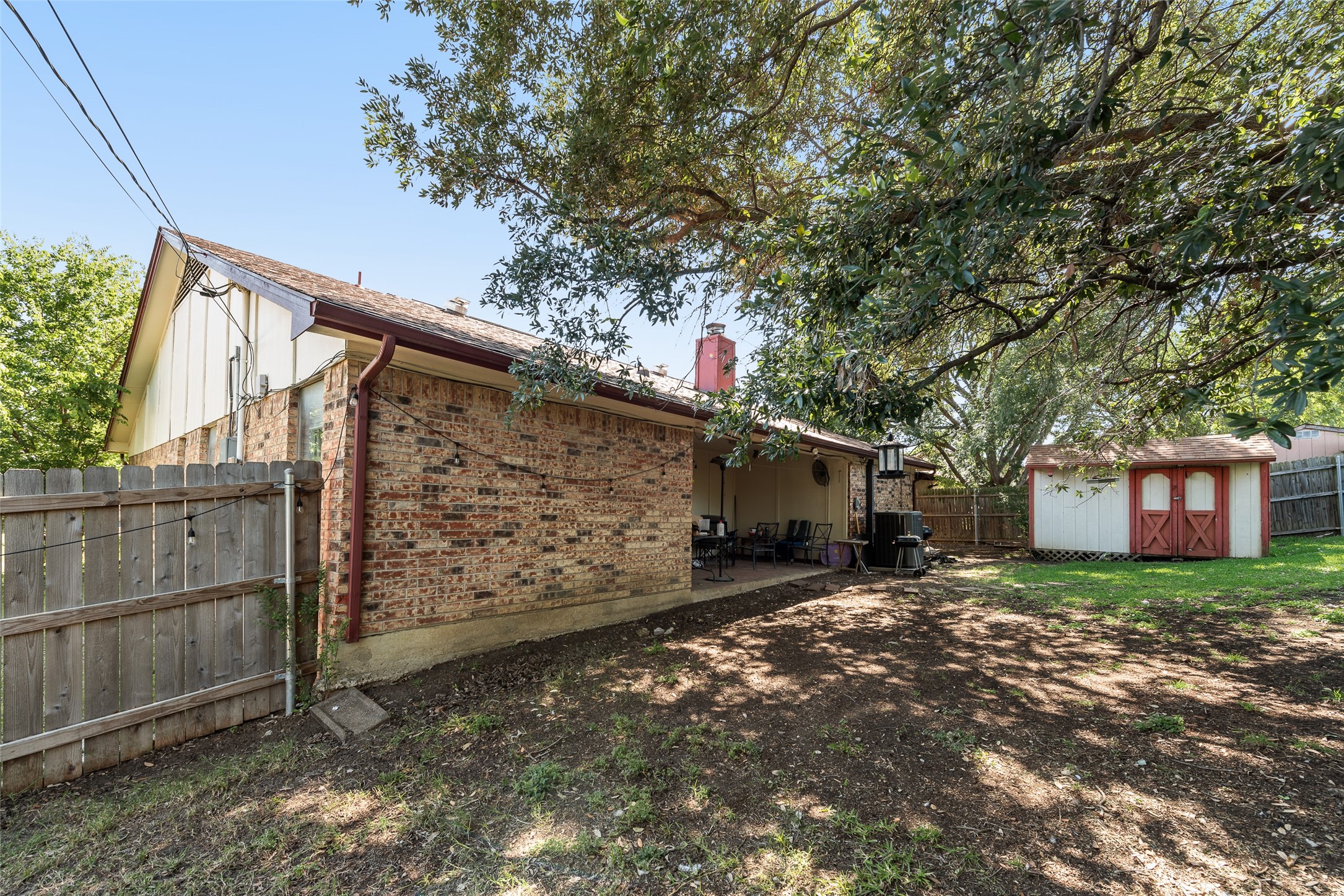 915 Freestone Drive Arlington TX 76017