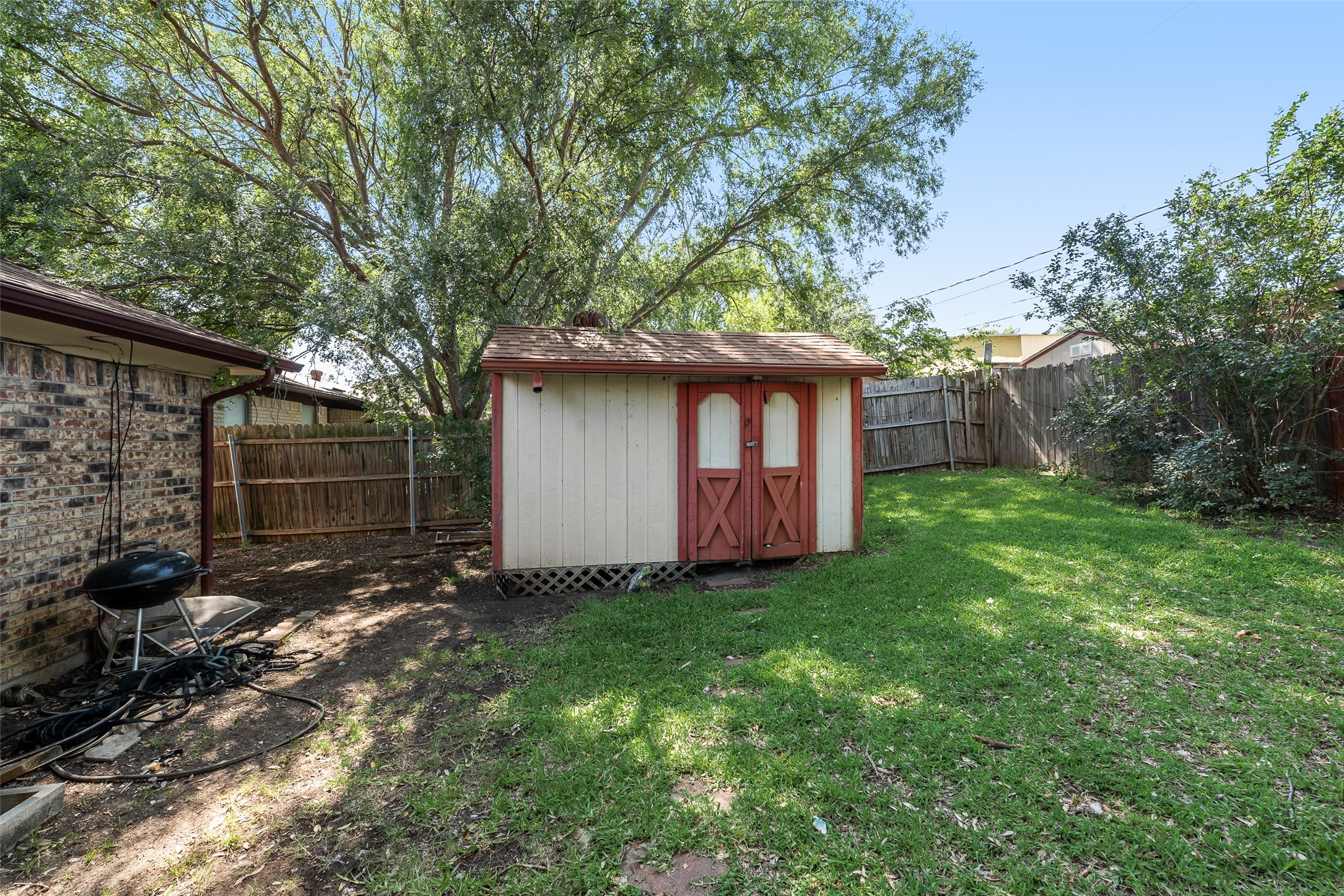 915 Freestone Drive Arlington TX 76017