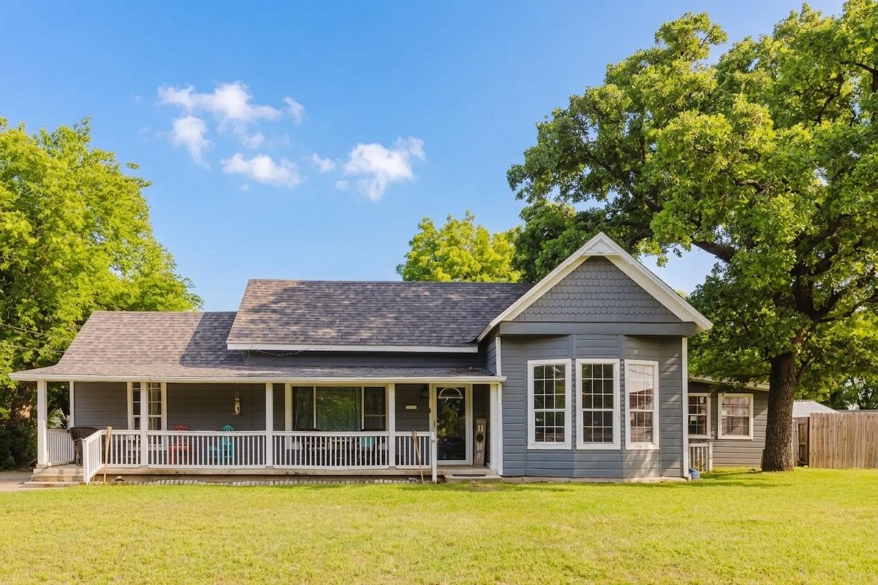 201 E Plummer Street Eastland TX 76448