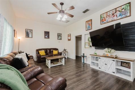 201 E Plummer Street Eastland TX 76448