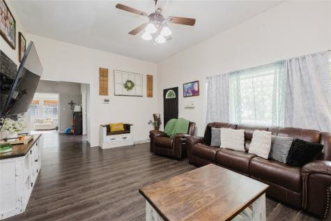 201 E Plummer Street Eastland TX 76448