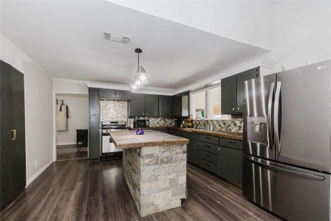 201 E Plummer Street Eastland TX 76448