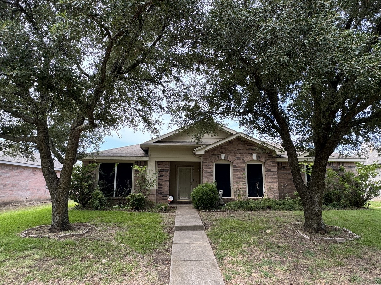 135 Palm Drive Lancaster TX 75146
