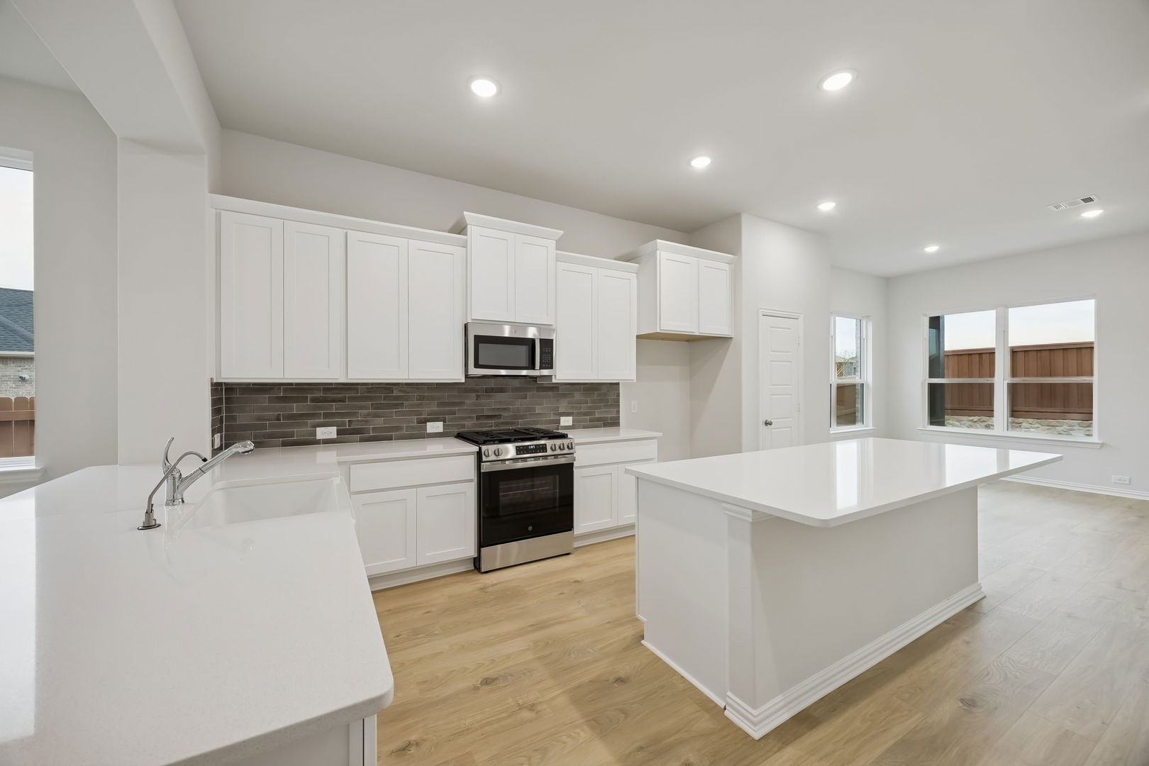 3941 Lakefield Drive Heartland TX 75114