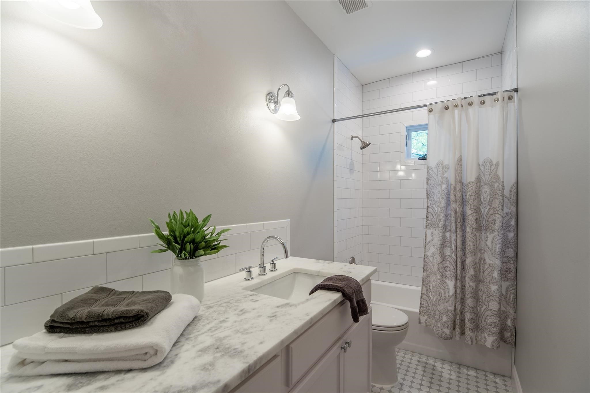 4706 Junius Street Dallas TX 75246