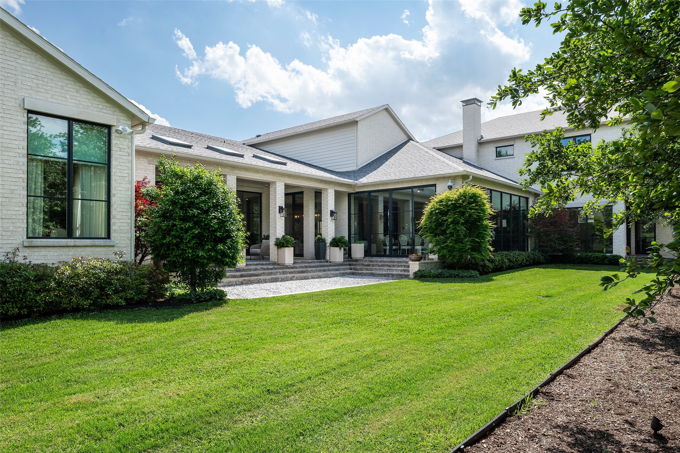 4611 Bobbitt Drive Dallas TX 75229
