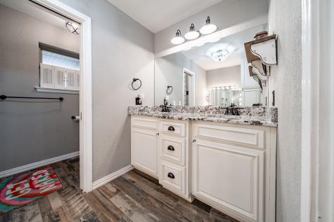 412 N Orange Street Roby TX 79543